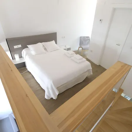 スマート スイート アルバイシン *