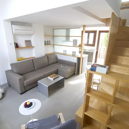 スマート スイート アルバイシン *